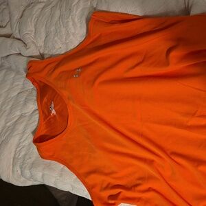 Under armour tank